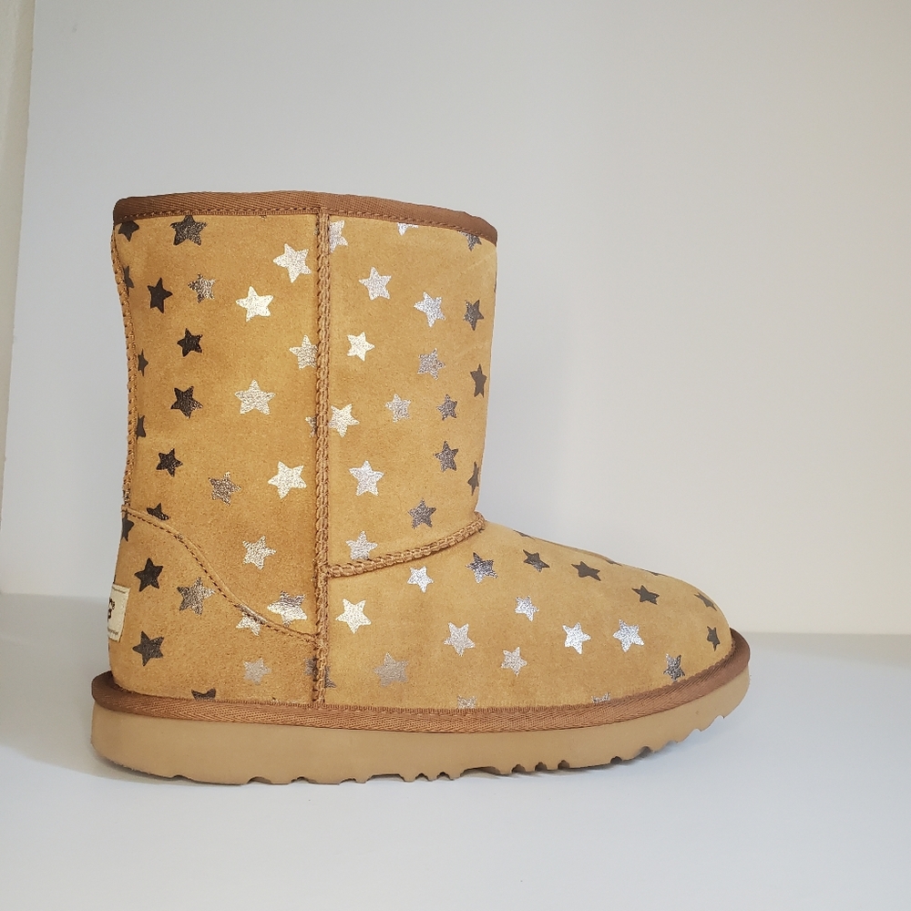 UGG Classic Short II Stars Boot